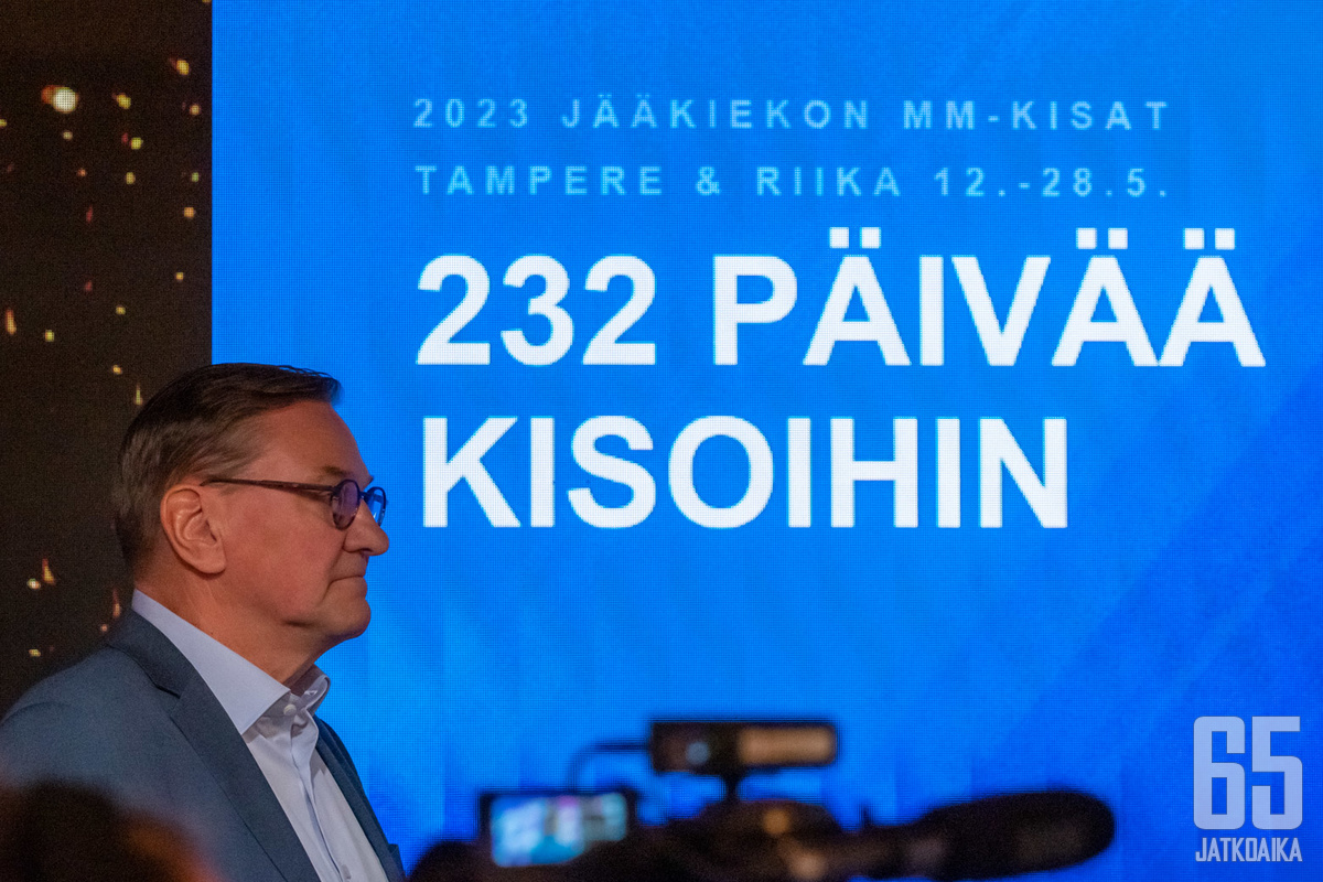 Heikki Hietanen oli puhumassa tiedotustilaisuudessa Nokia-areenalla.
