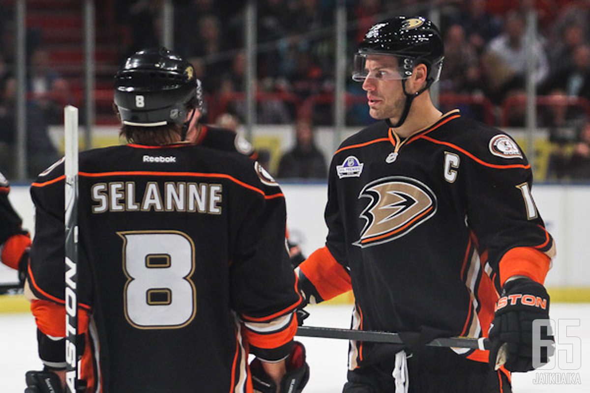 Teemu Selänne ja Ryan Getzlaf ovat Ducksin seurahistorian tärkeimpiä pelaajia.