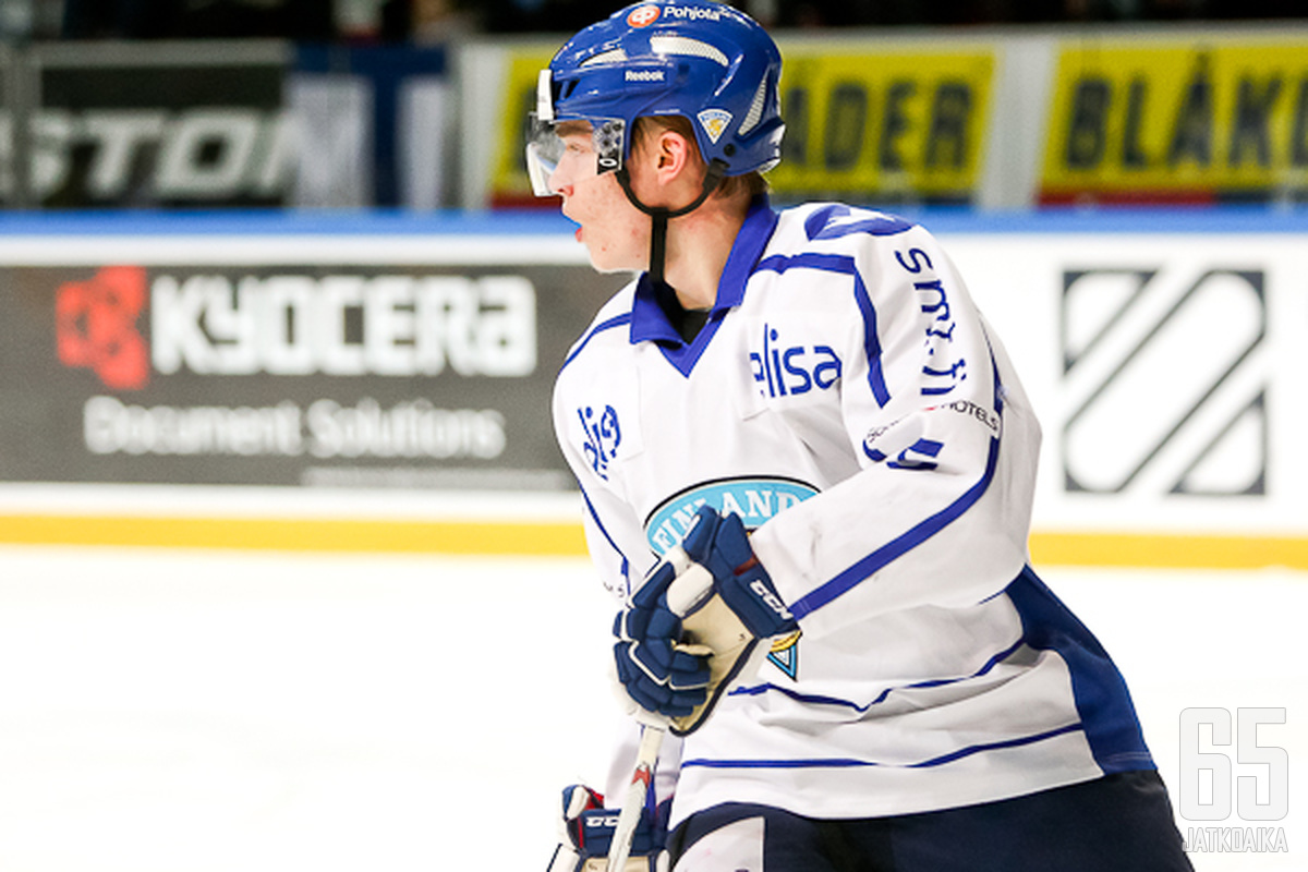 Rasmus Ristolainen valittiin nuorten MM-turnauksen parhaaksi puolustajaksi.