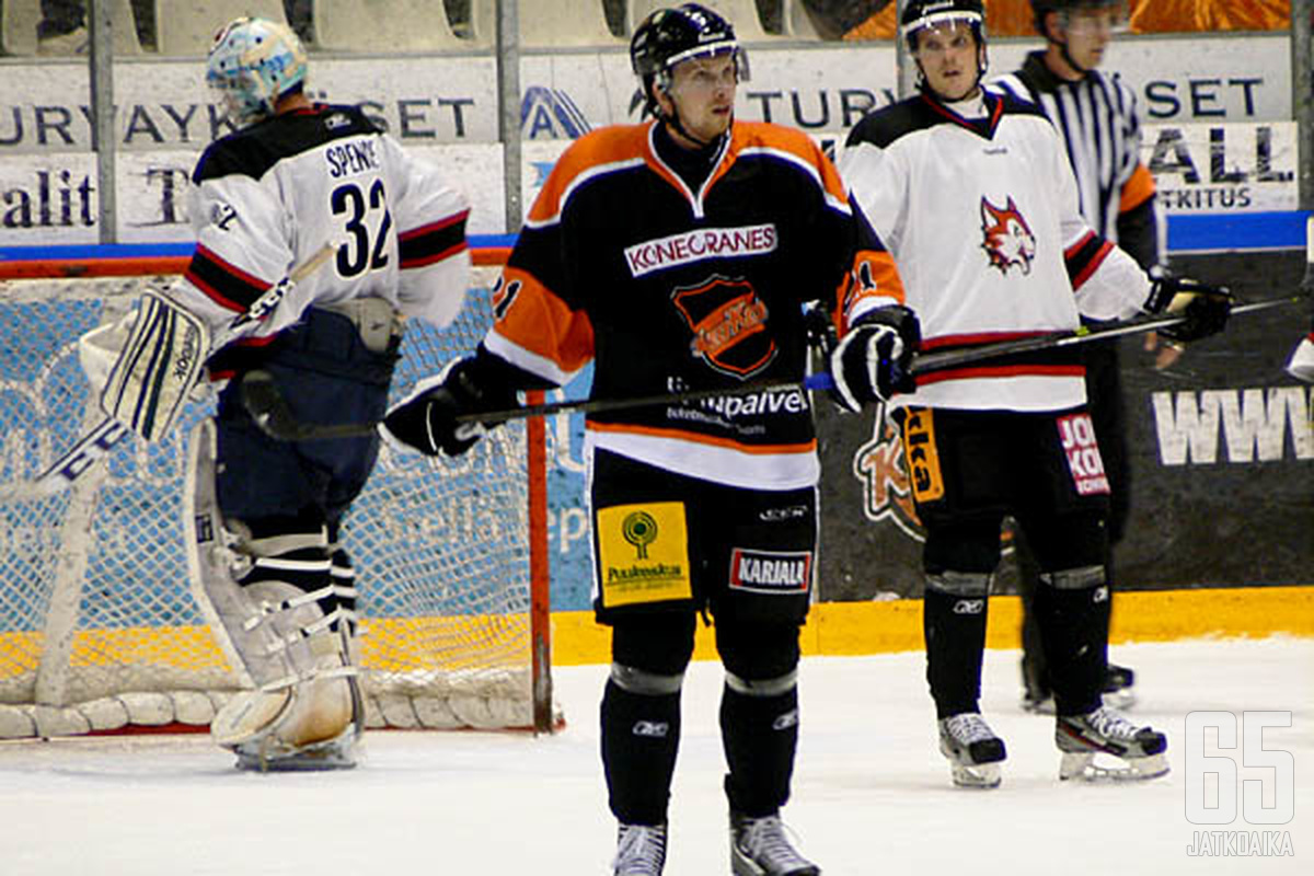 Joona Karevaara täräytti kauden ensimmäisensä. 