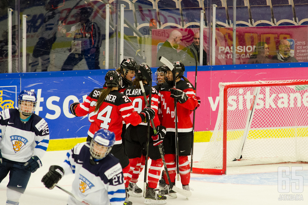 Natalie Spooner varmisteli voiton Kanadalle kahdella maalillaan.