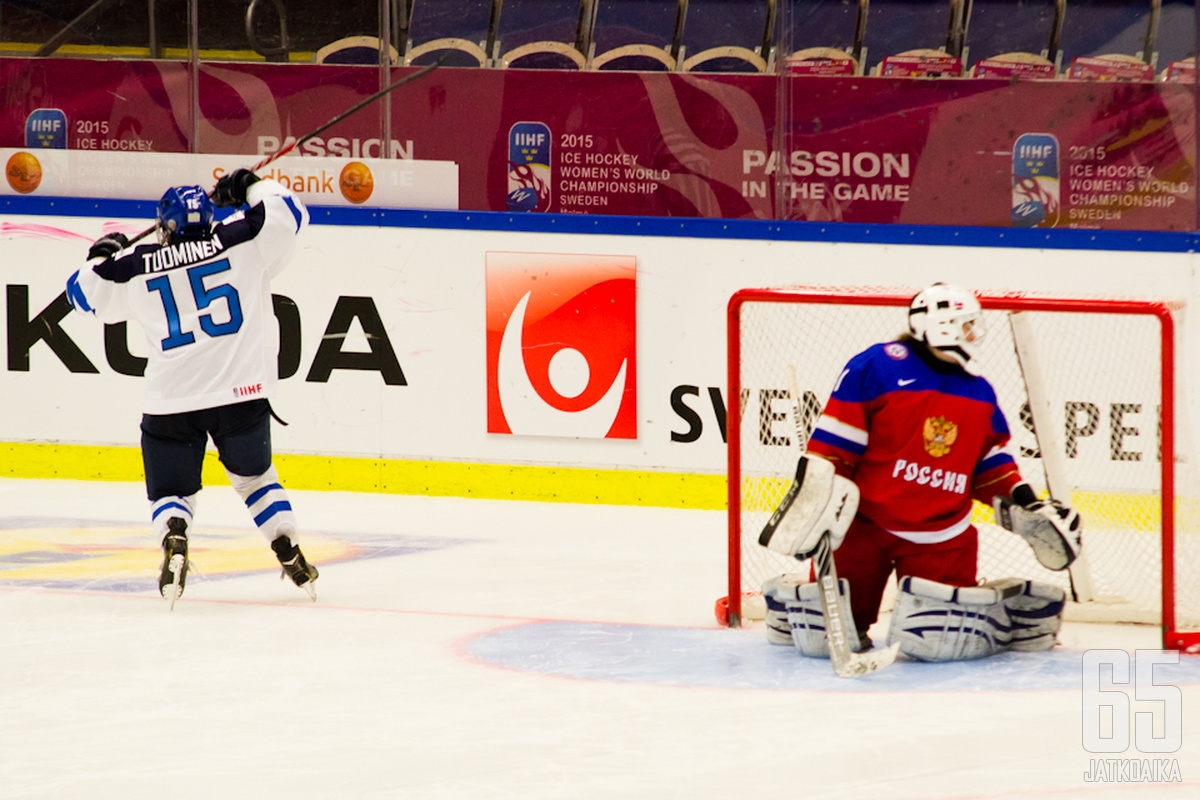 Suomi aloitti MM-kisat tiukalla voitolla.