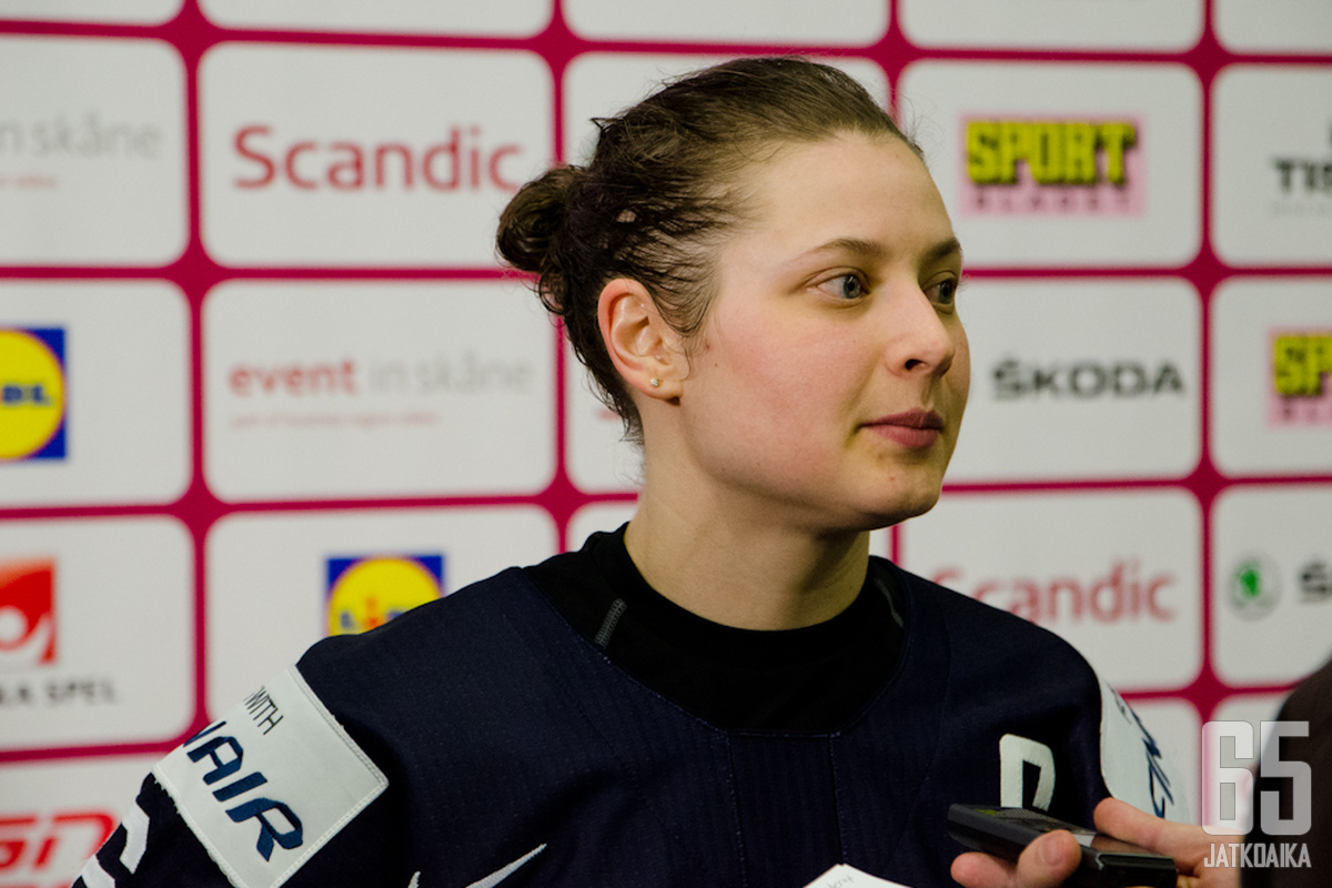 Jenni Hiirikoski löysi Suomen pelaamisesta sekä hyvää että huonoa.