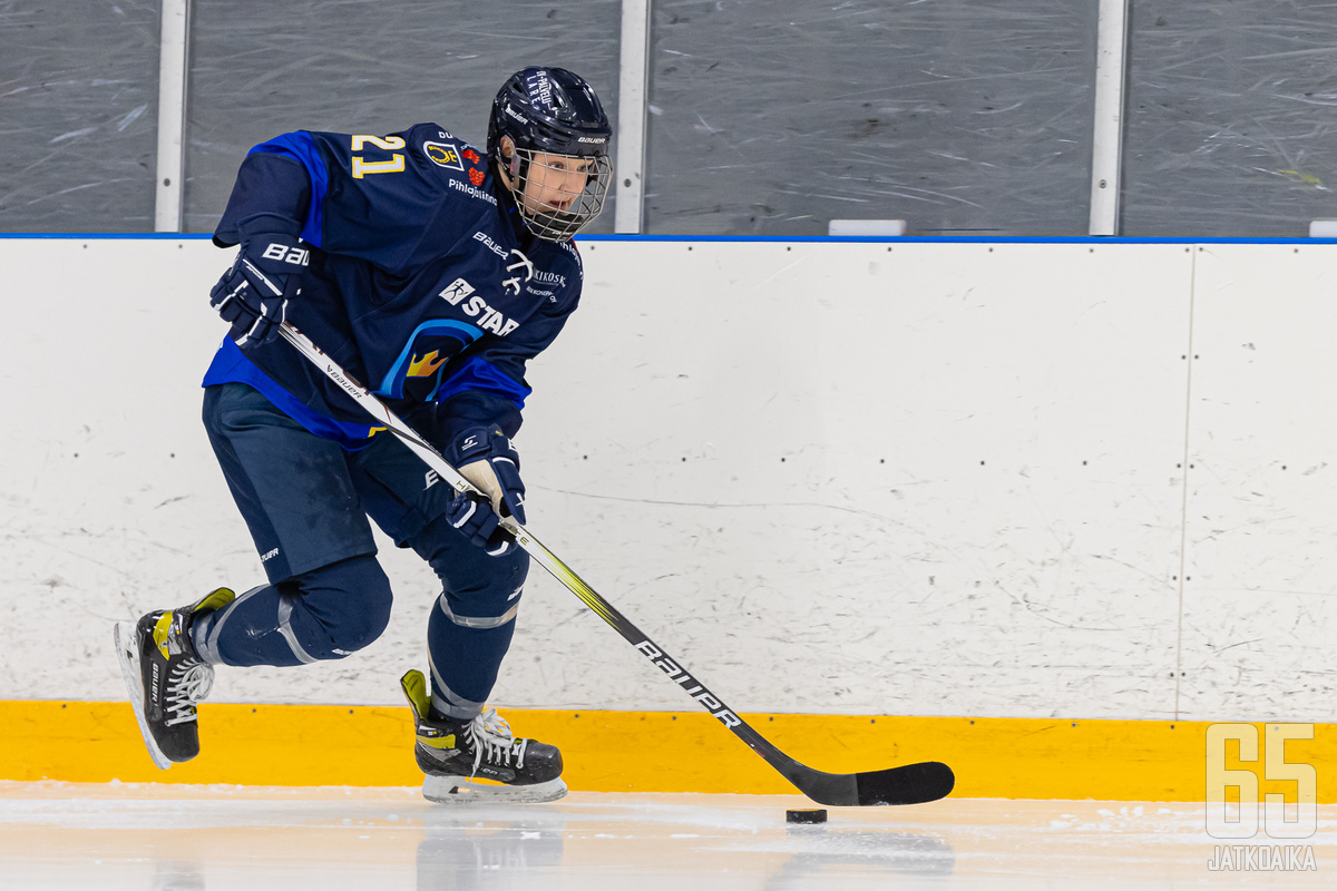 Aliisa Toivonen pelaa ensimmäistä kauttaan Kiekko-Espoossa.