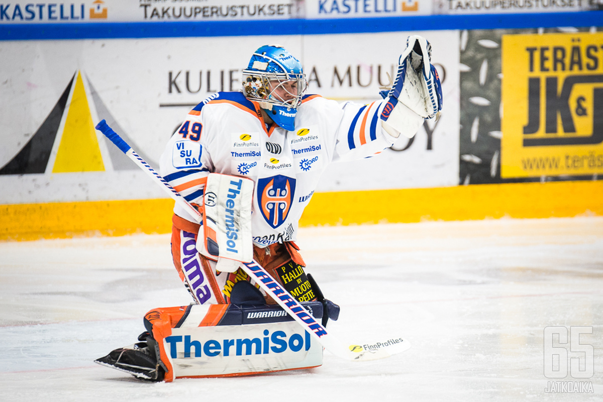 Dominik Hrachovinan 34 torjuntaa takasivat Tapparalle voiton Porissa.