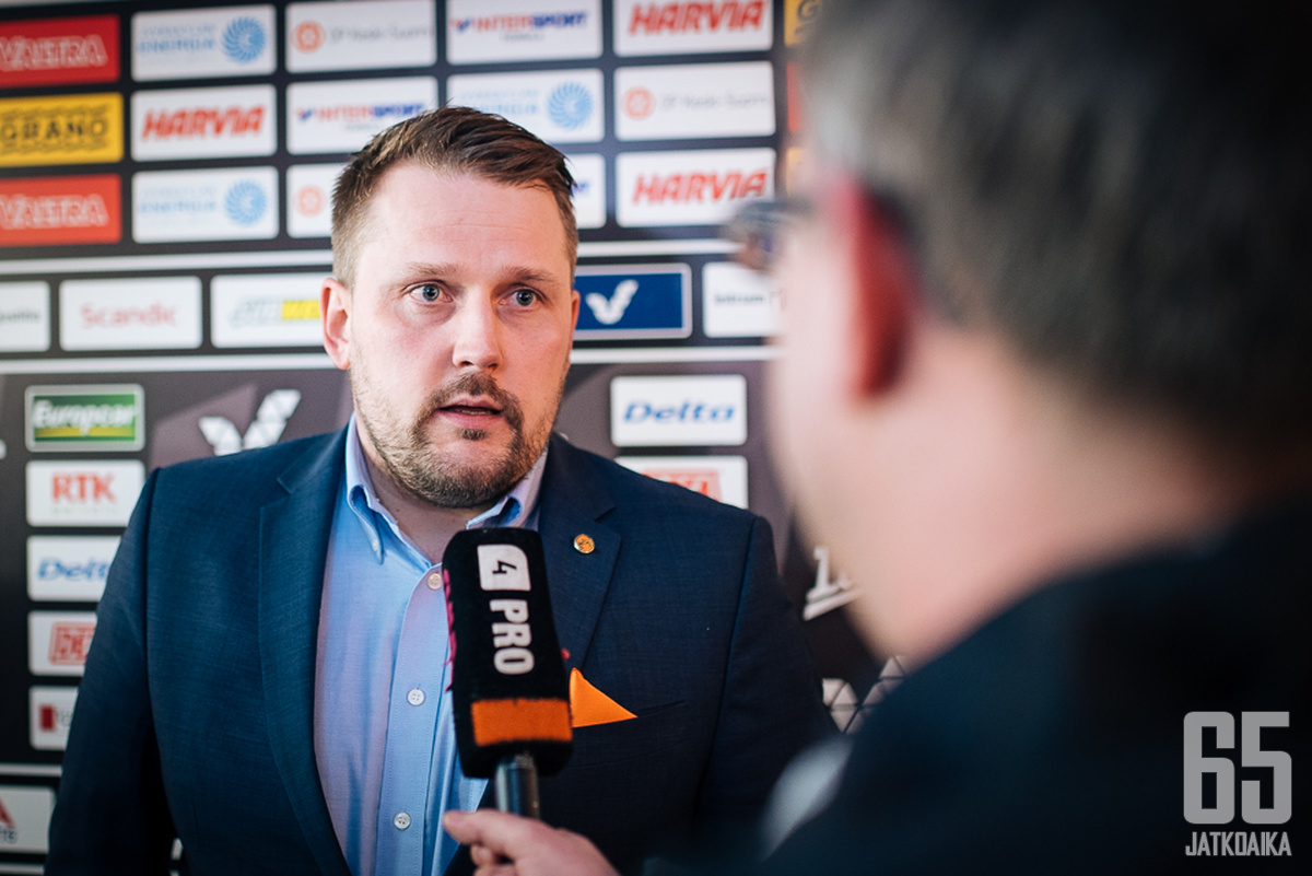 Antti Pennasella on valmennettavanaan nippu potentiaalisia nuoria.