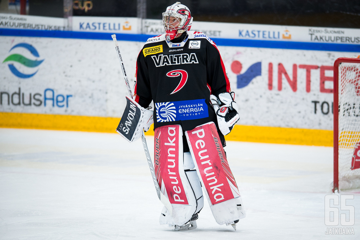 Markus Ruusu voi pelata sekä Liigaa että Mestistä kuluvalla kaudella.