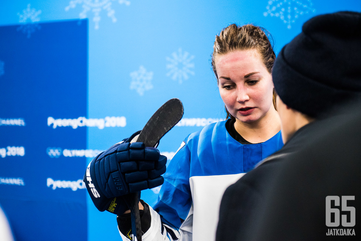 Susanna Tapani oli Kanada-ottelun jälkeen pettynyt, mutta toisaalta helpottunut, sillä hänen ketjunsa iski Suomelle maalin.