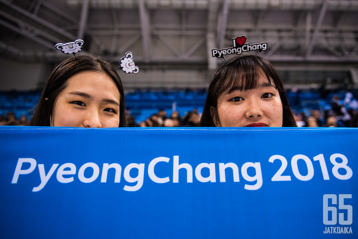 Innokas yleisö sai olympianäyttämöillä jännityksenaiheita. Etelä-Korean kohtalona oli hävitä Kanadalle.