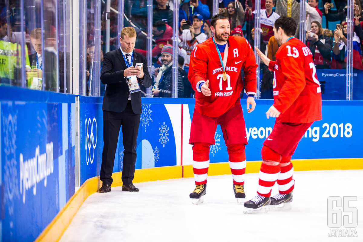 Kokeneet hyökkääjät Ilja Kovaltšuk ja Pavel Datsjuk voittivat Pyeonchangissa uransa ensimmäisen olympiakultamitalin.