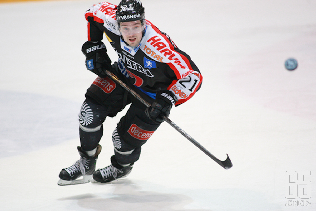 Antti Jaatinen oli kovassa iskussa, mutta 3-3-tasoitus ei riittänyt pidättelemään Ässiä.