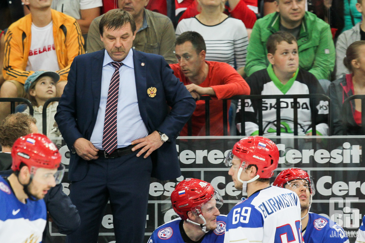 Znaroks valmentaa myös Venäjän maajoukkuetta.