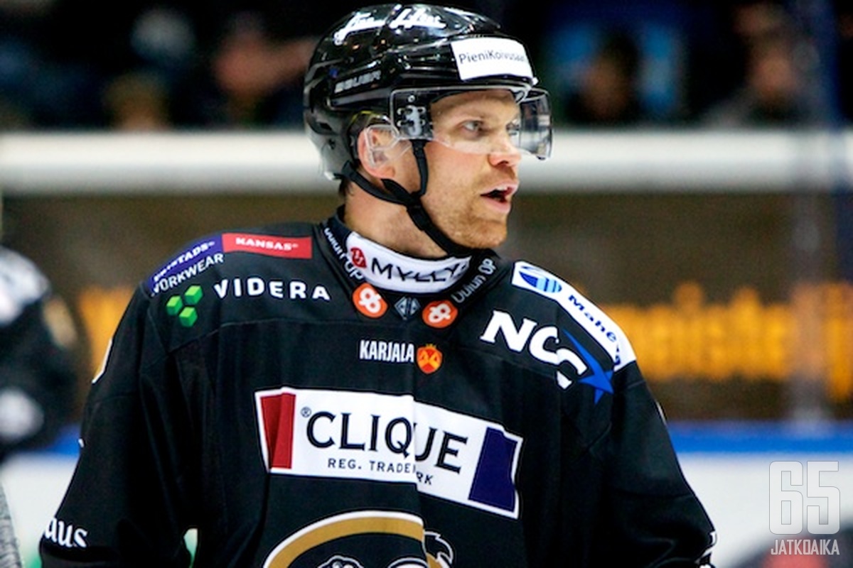Ari Vallin edusti Kärppiä yhteensä viisi kautta.