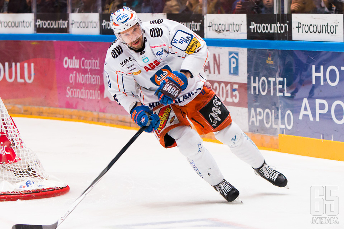 Täksi kaudeksi Ässiin siitynyt Masi Marjamäki pelasi perjantaina kauden ensimmäisen ottelunsa. 