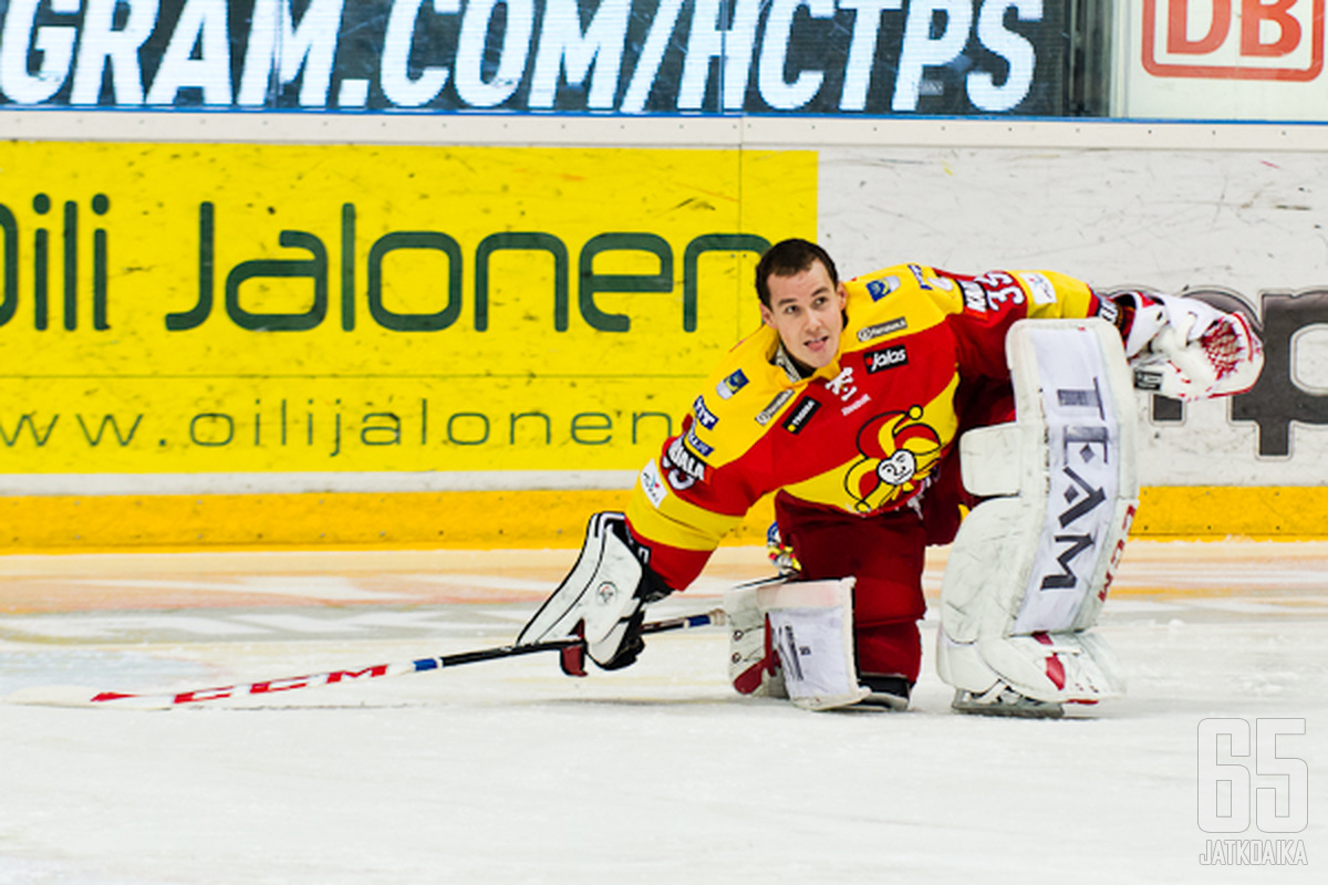 Irving ei halunnut kilpailla Riku Heleniuksen kanssa ykkösmaalivahdin tontista.