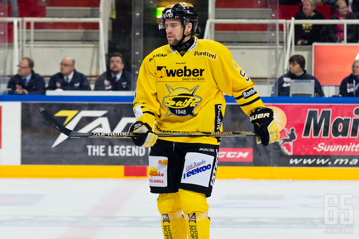 Larsson puolustaa Lappeenrannassa ensi kaudellakin.