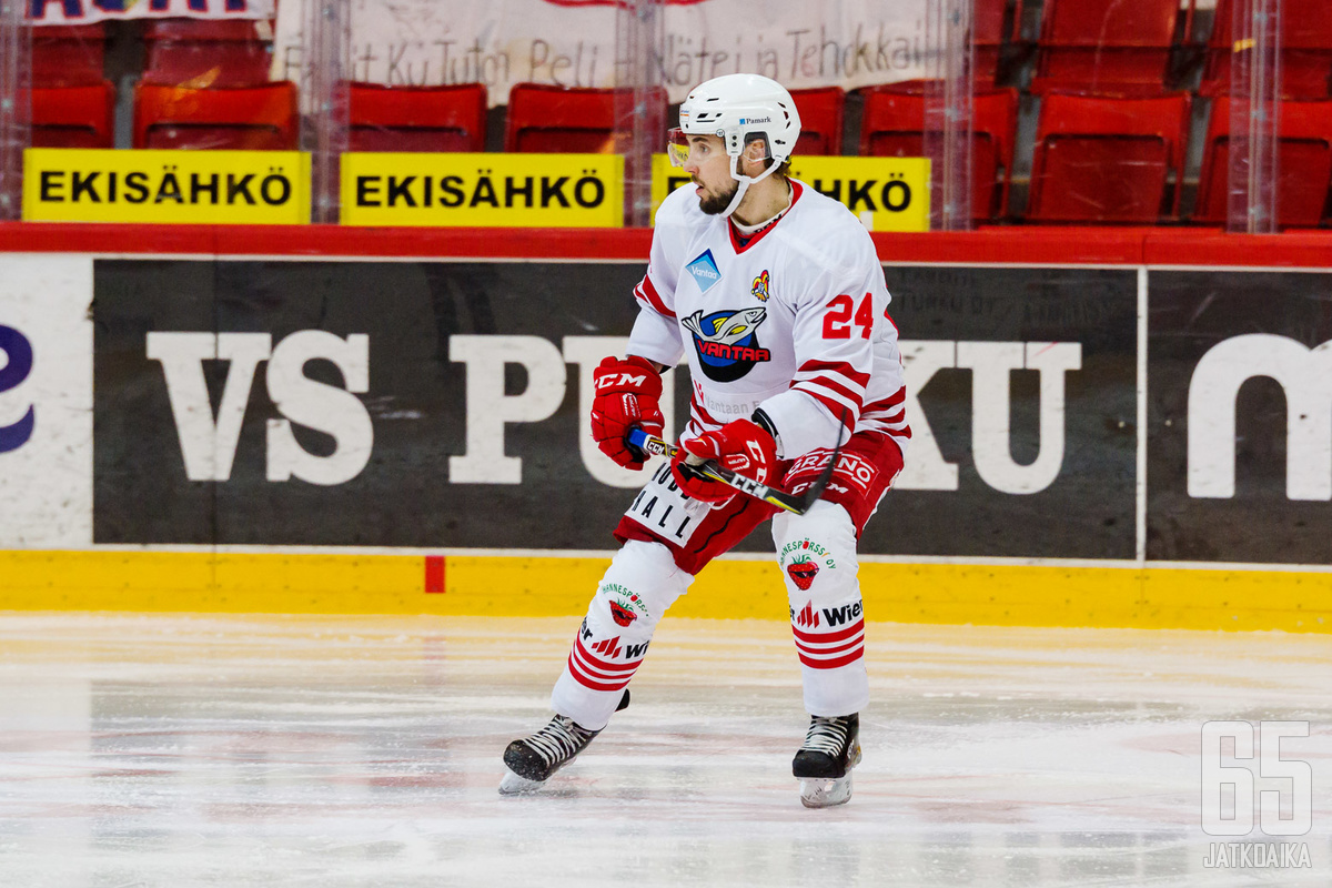 Janne Kivilahti iski kaksi maalia keskiviikkona Peliittoja vastaan.