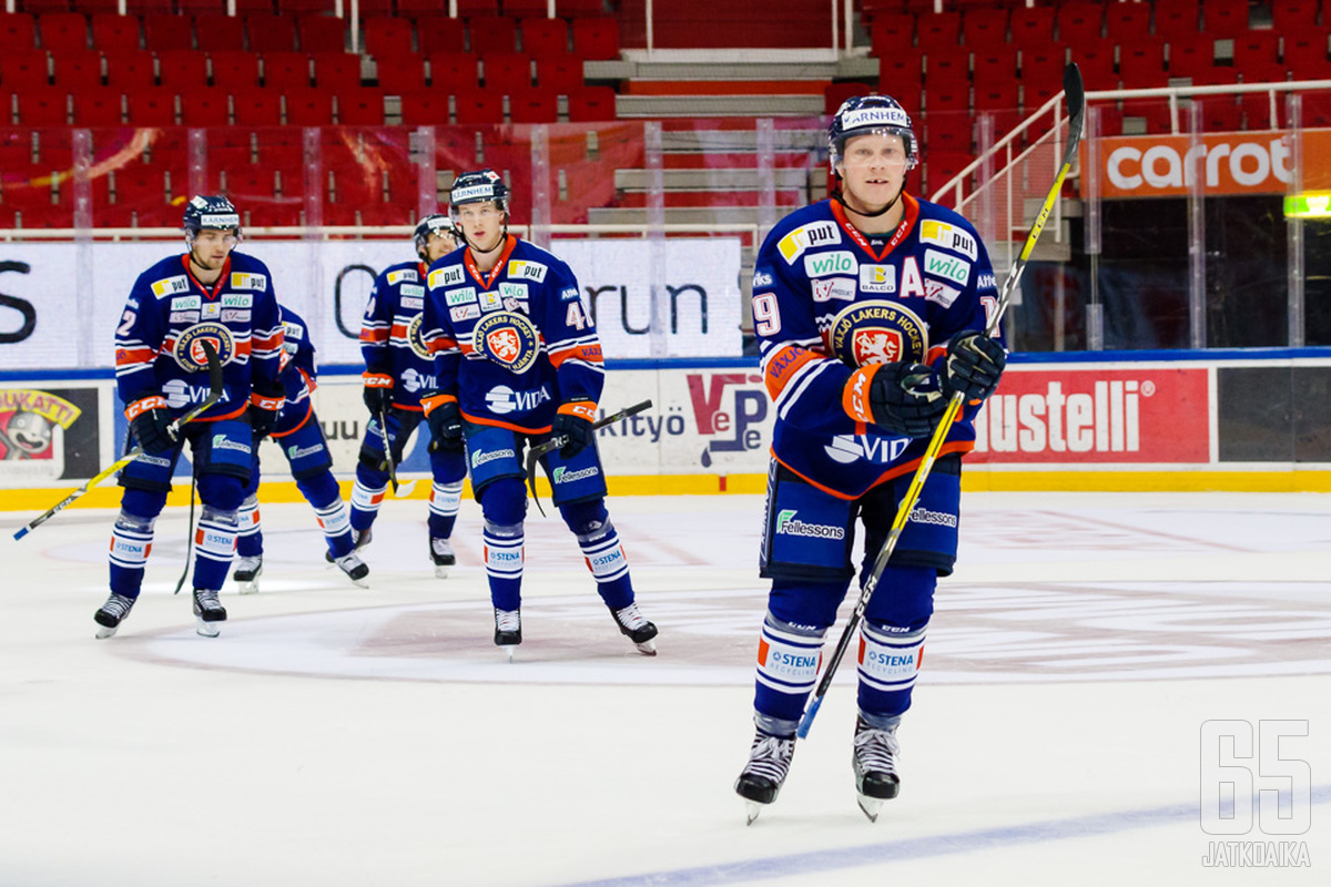 Tuomas Kiiskinen kuuluu Växjön johtoyksilöihin. Kuva TPS Cupin Lukko-ottelusta.