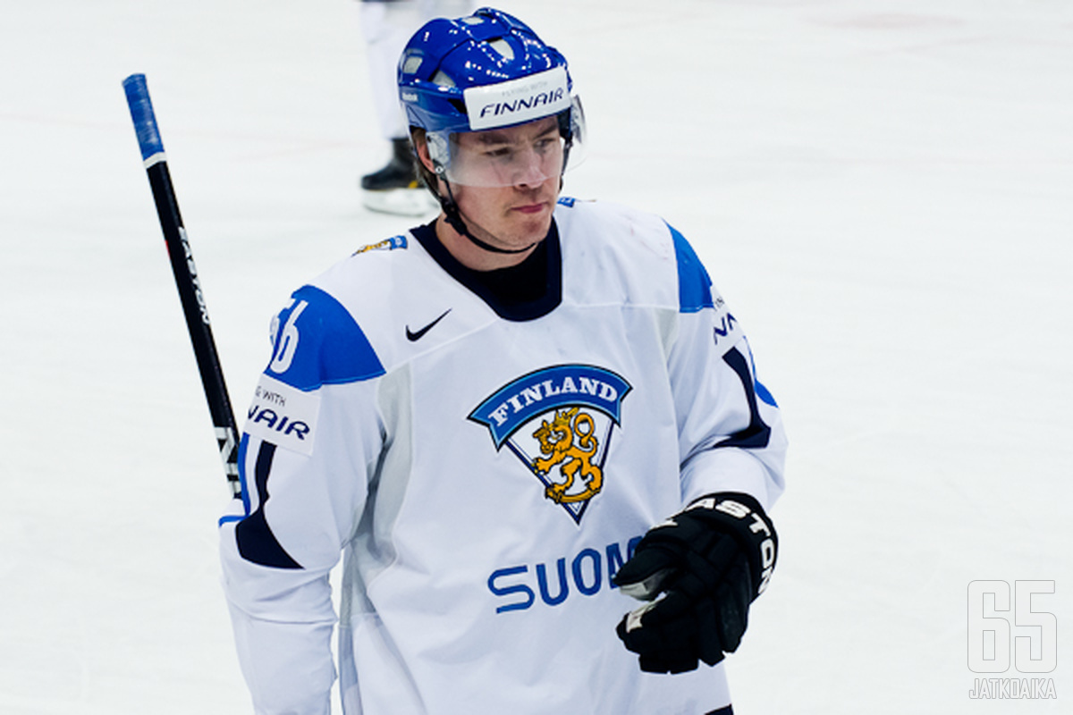 Järvinen pukeutui Leijona-paitaan MM-kisoissa 2012.