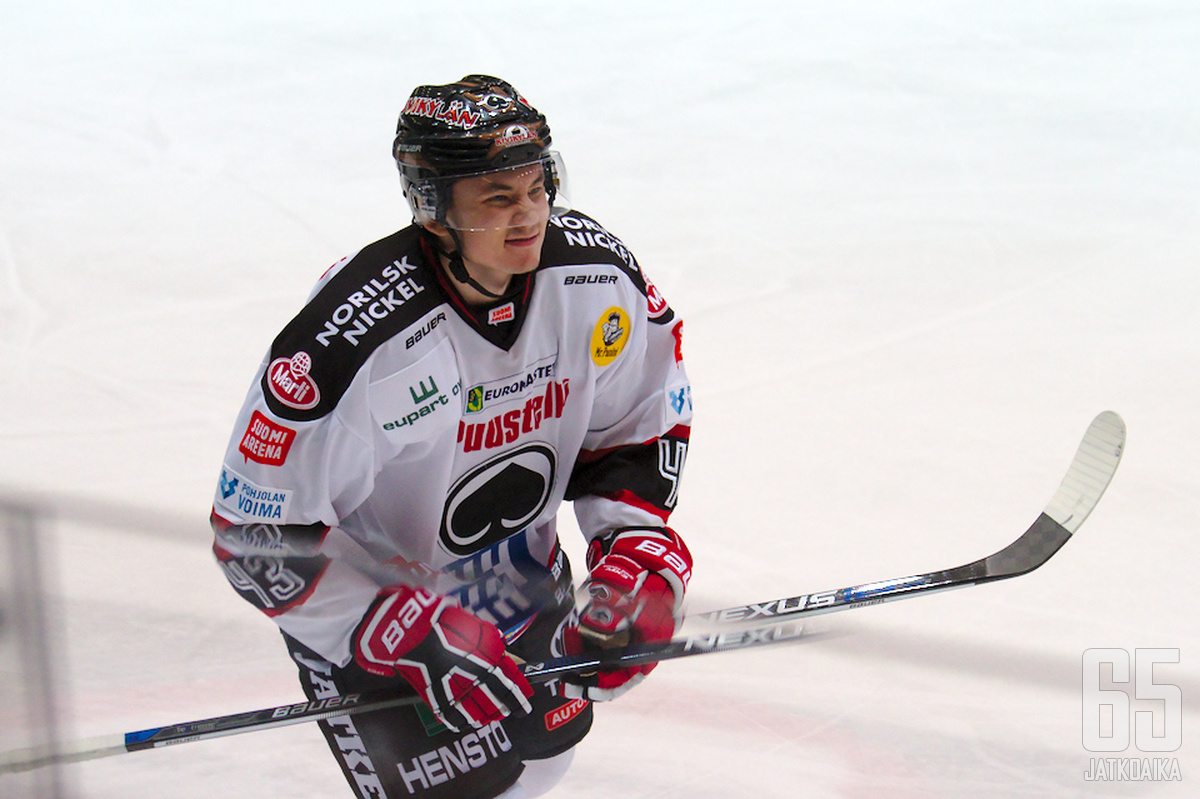 Maksim Matushkin teki SaiPa-ottelussa Ässien voittomaalin.