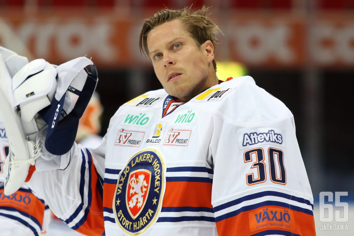 Kokenut Fasth vaihtoi KHL:n täksi kaudeksi SHL:ään ja Växjö Lakersin paitaan.