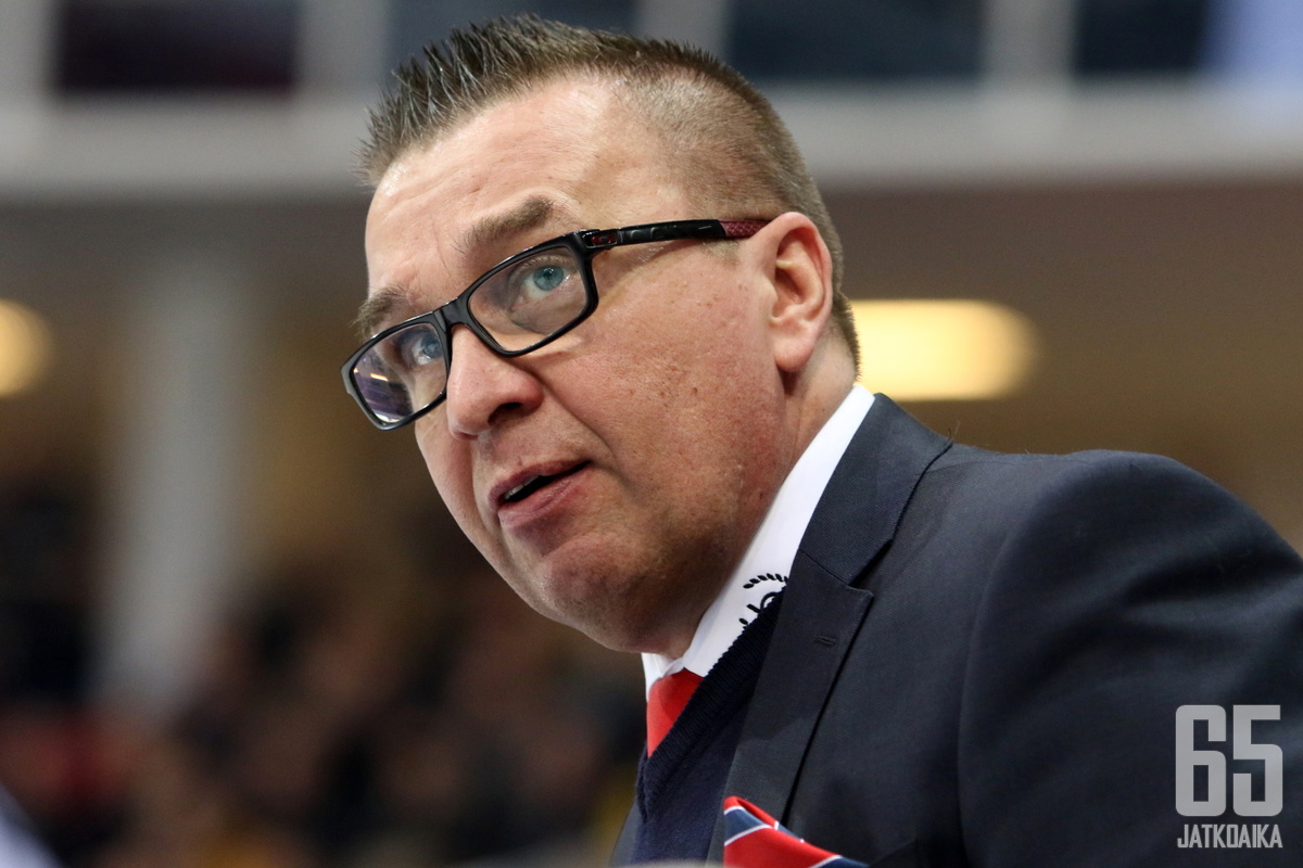 Ari-Pekka Selin toivoo HIFK:n pelaajien nostavan entisestään tasoaan.