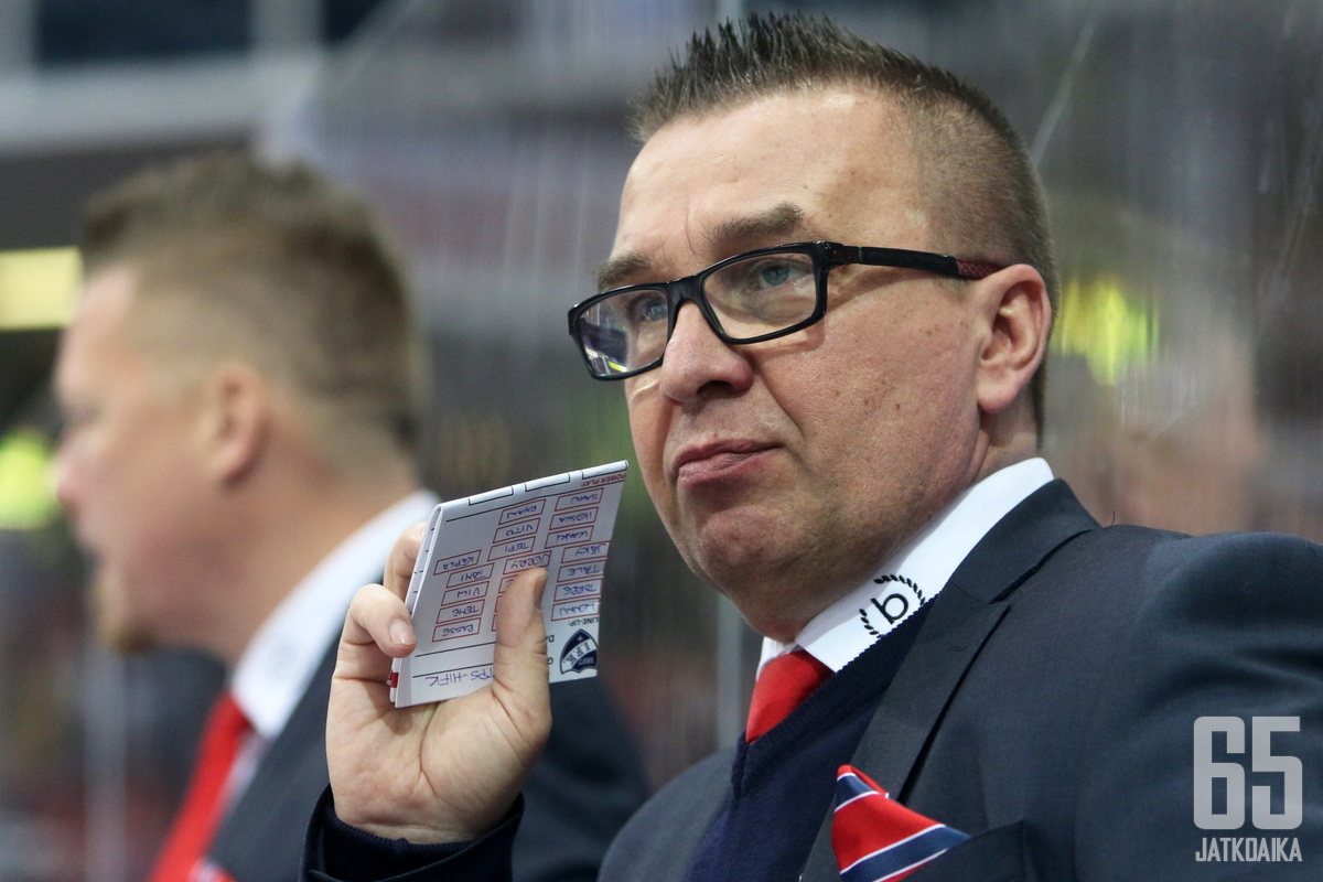 Ari-Pekka Selin on ensimmäistä kauttaan HIFK:n peräsimessä.