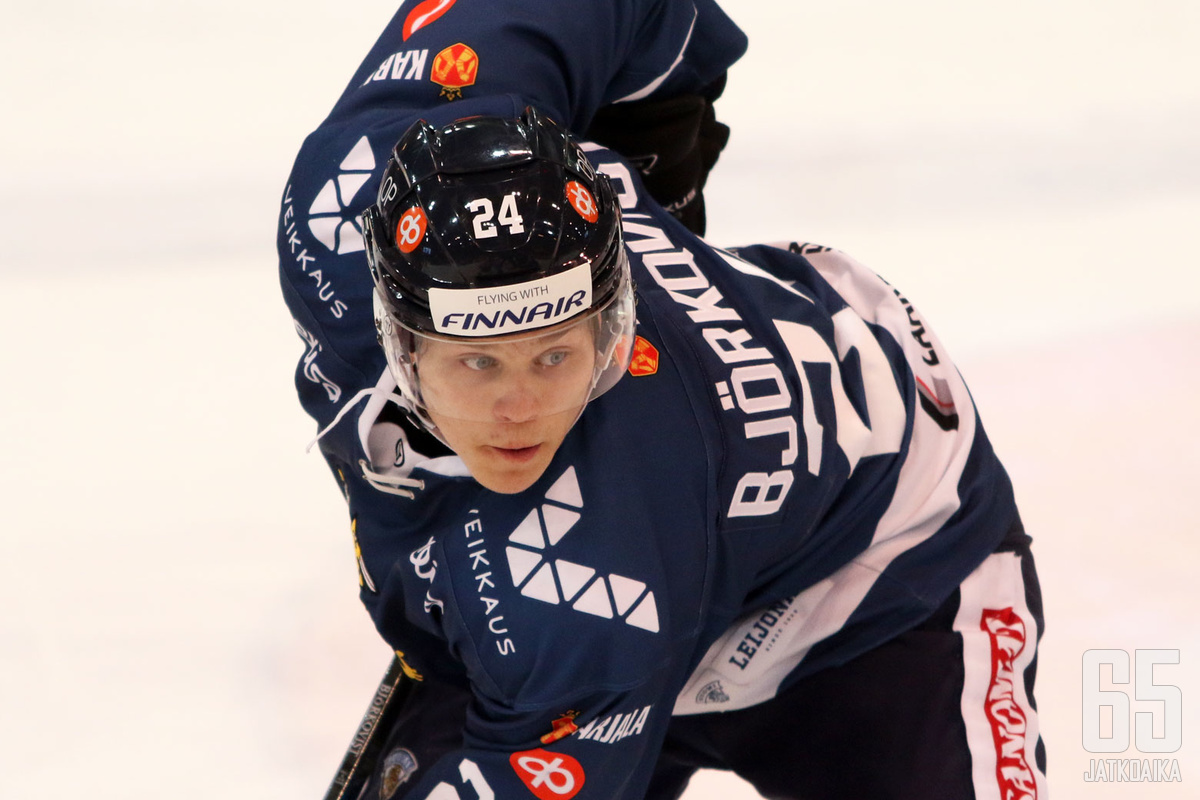 Kasper Björkqvist esiintyi lupauksia herättävästi.