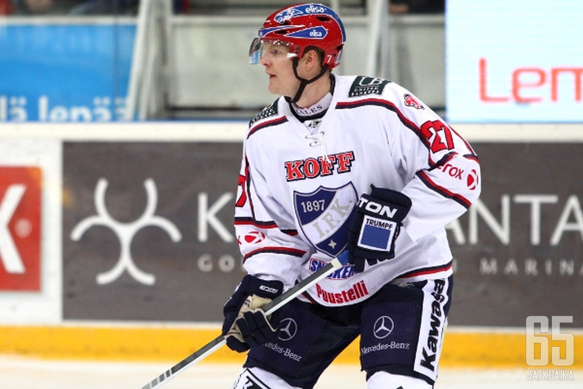 HIFK:n puolustaja Mikko Jokela joutuu olemaan ainakin puolentoista kuukauden ajan pois kaukaloista.