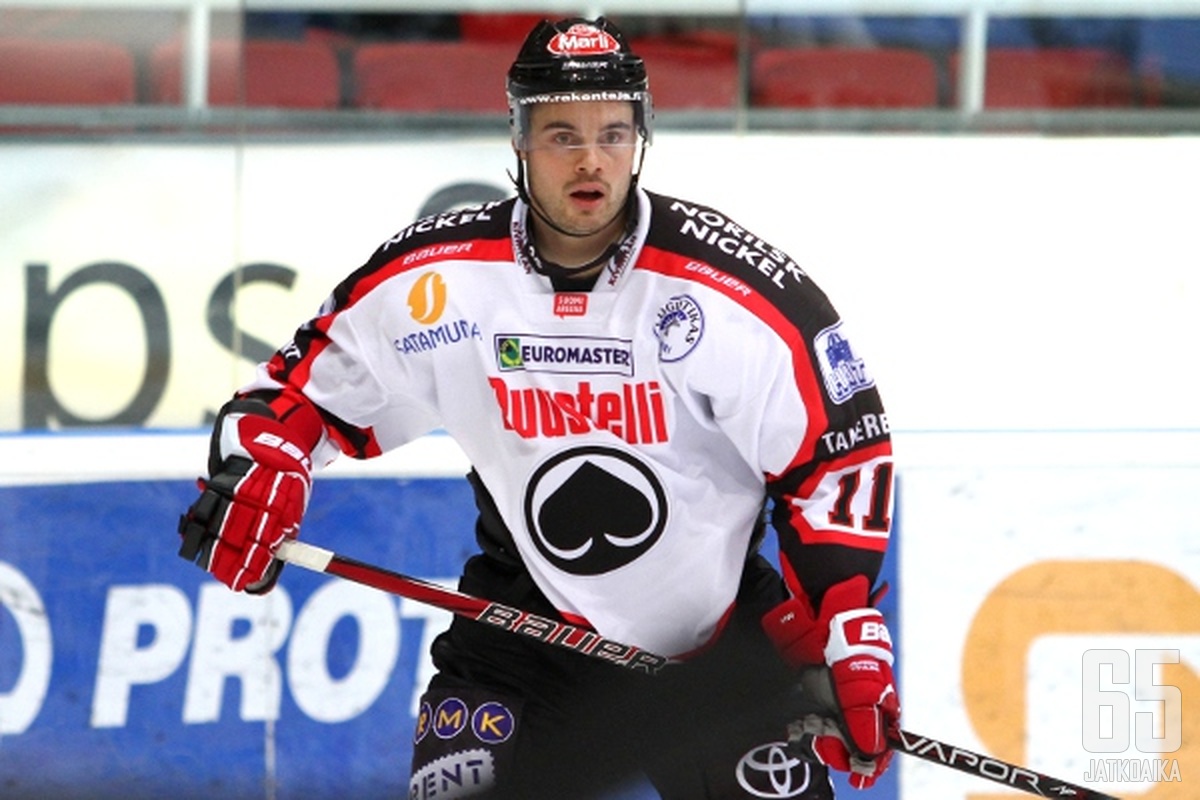 Joensuu nähtiin patapaidassa viimeksi NHL:n työsulkukaudella 2012-13. 