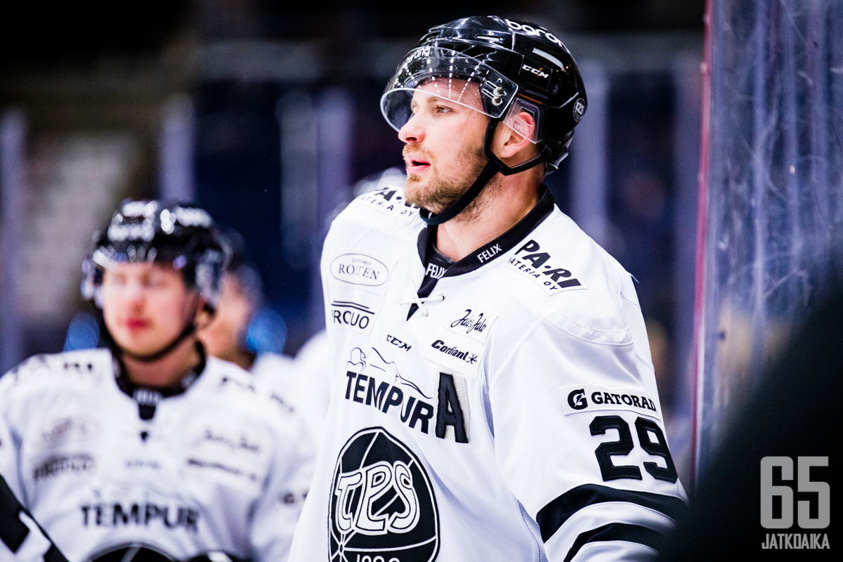 Virtanen sai potkut TPS:stä kauden alun kynnyksellä.
