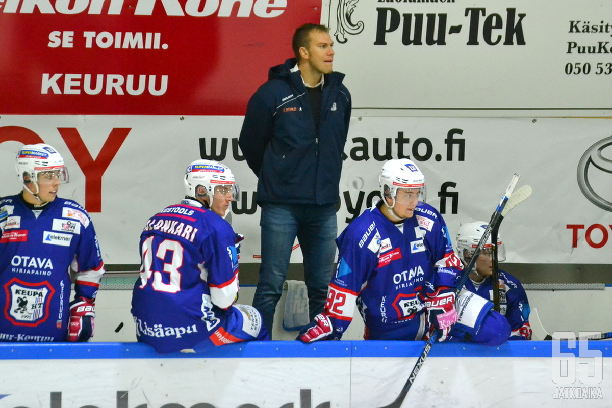 Kuvassa rauhallisesti esiintyneellä KeuPa-luotsi Heiskasella kuohahti.