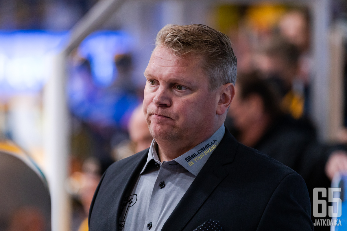 SaiPan päävalmentaja Pekka Virta on nyt kaukana kevään 2021 mestaruustunnelmista.
