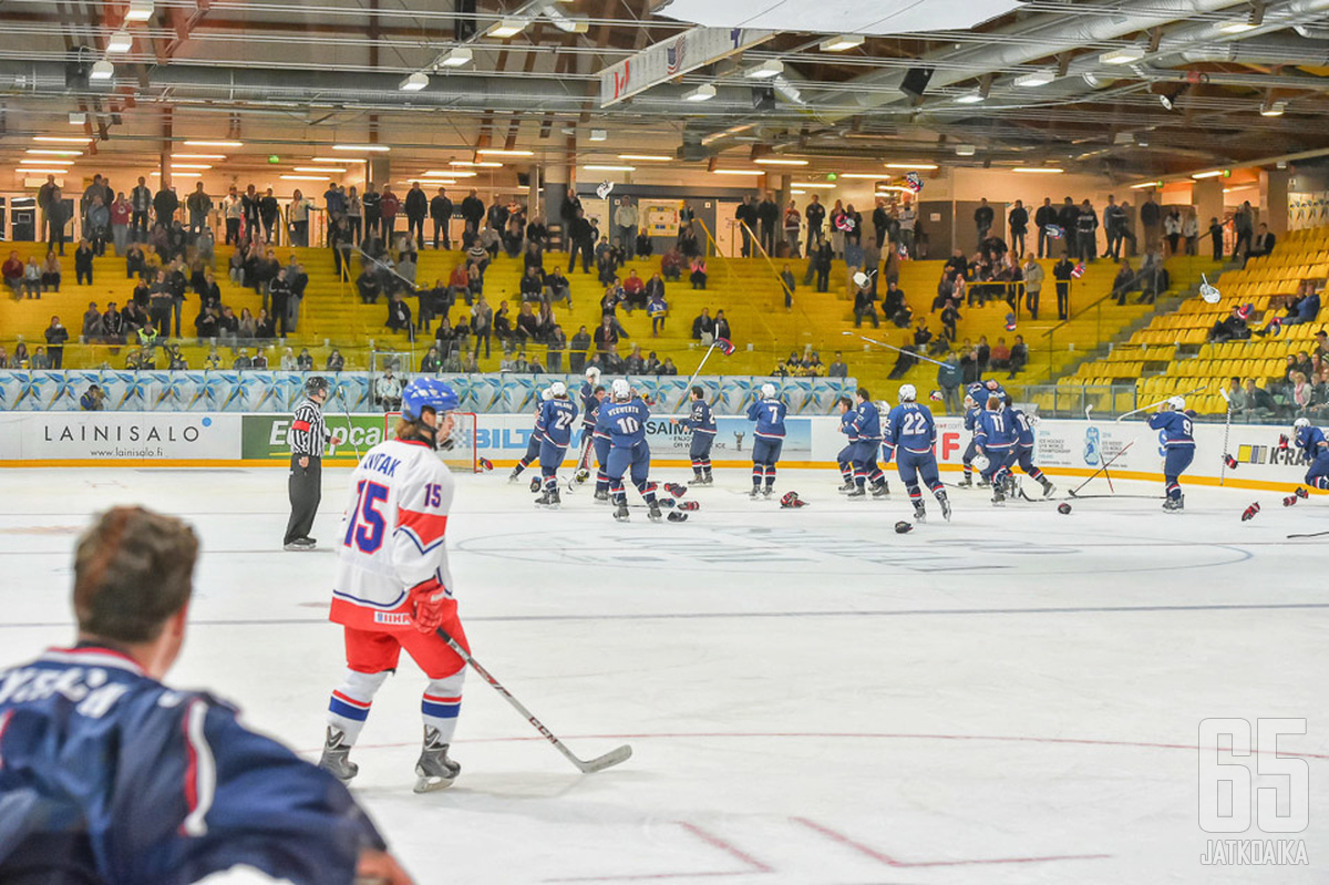 Moni nykypelaajista oli mukana, kun vuonna 2014 päädyttiin näihin tunnelmiin.