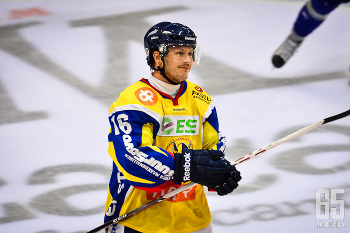 Viime kaudella Koskinen edusti myös Jukureita.