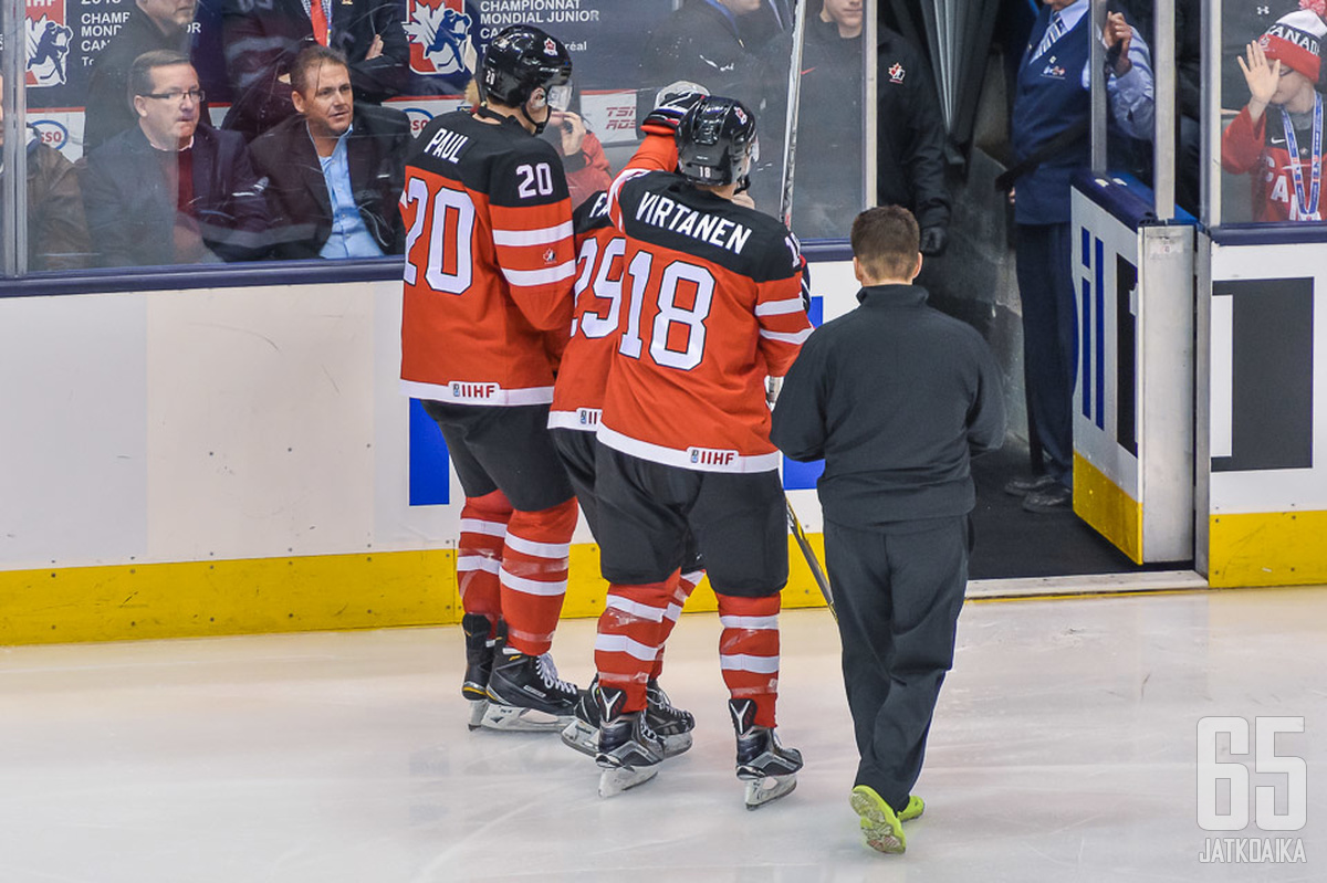 Robby Fabbri jouduttiin taluttamaan kentältä puolivälieräottelussa.