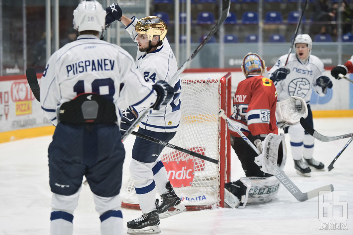 Espoo United otti arvokkaan voiton Peli-Karhujen kustannuksella. Karhulauman tappio sysäsi sen sarjan hännille.