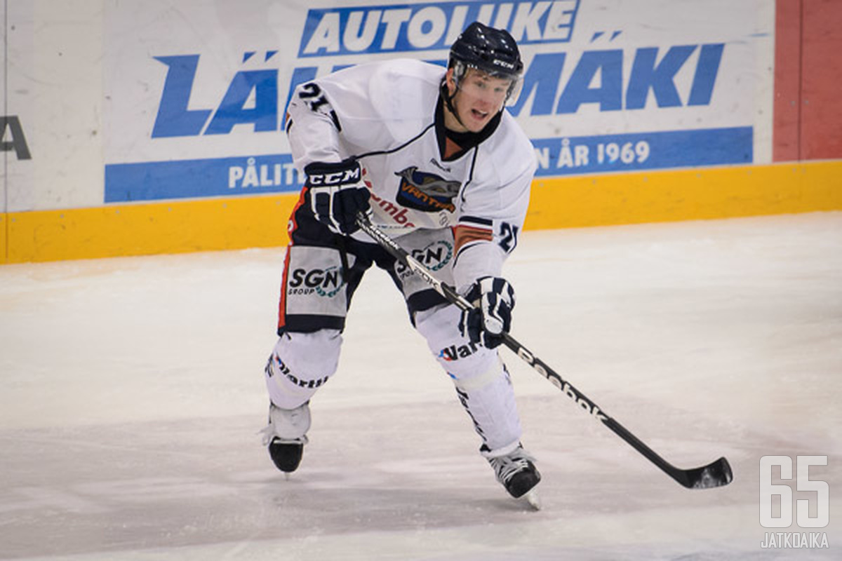 Jani-Petteri Helenius pelasi viime kauden pääosin Vantaalla.
