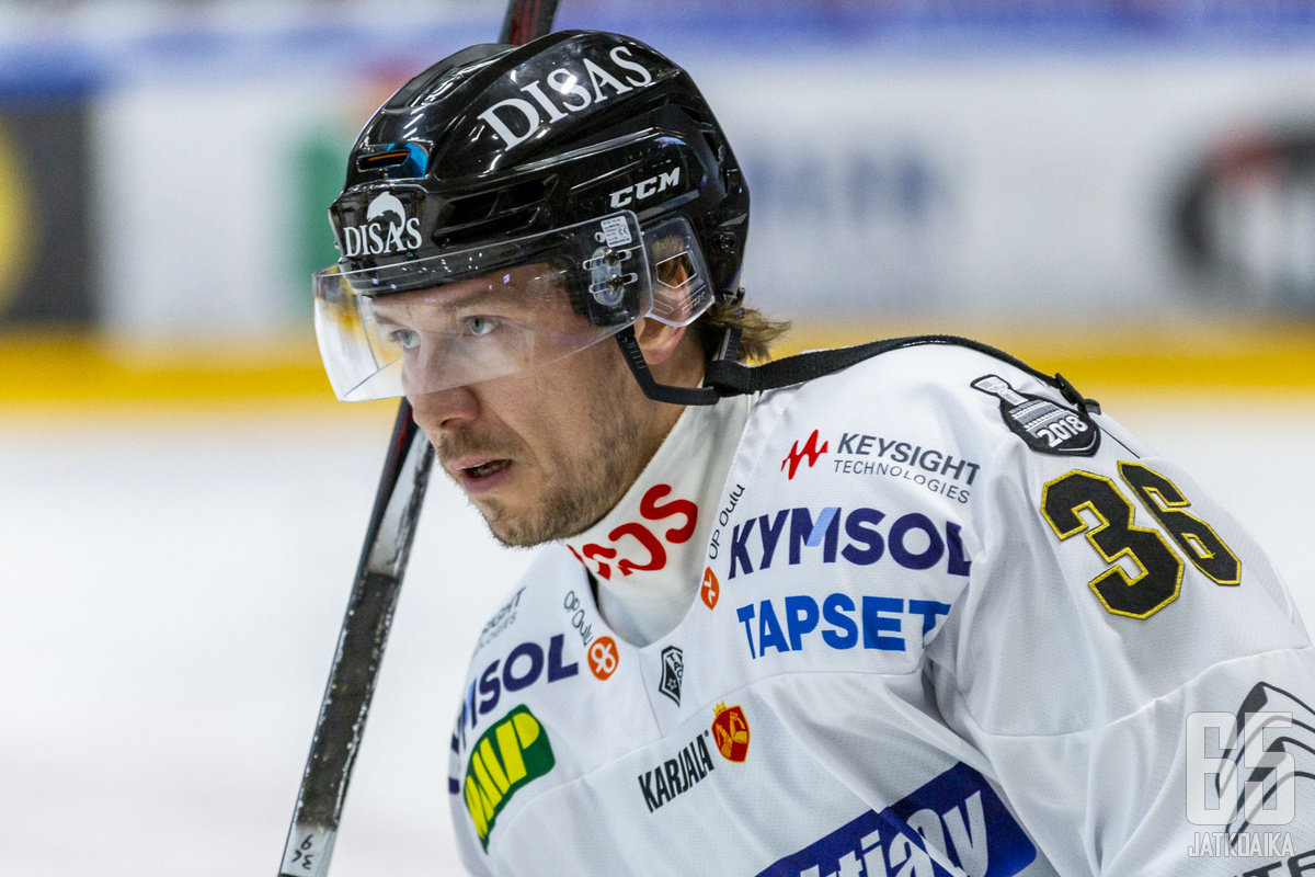 Jokinen saavutti viime kaudella Kärpissä hopeaa.