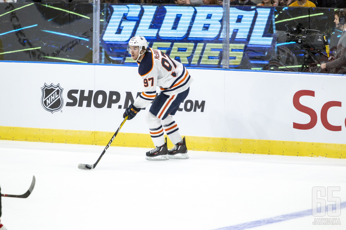 Connor McDavid sai NHL-uransa ensimmäisen pelikiellon.