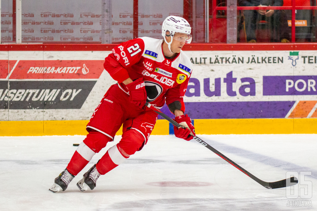 Appelgren on pelannut kuusi edellistä kautta Porissa.