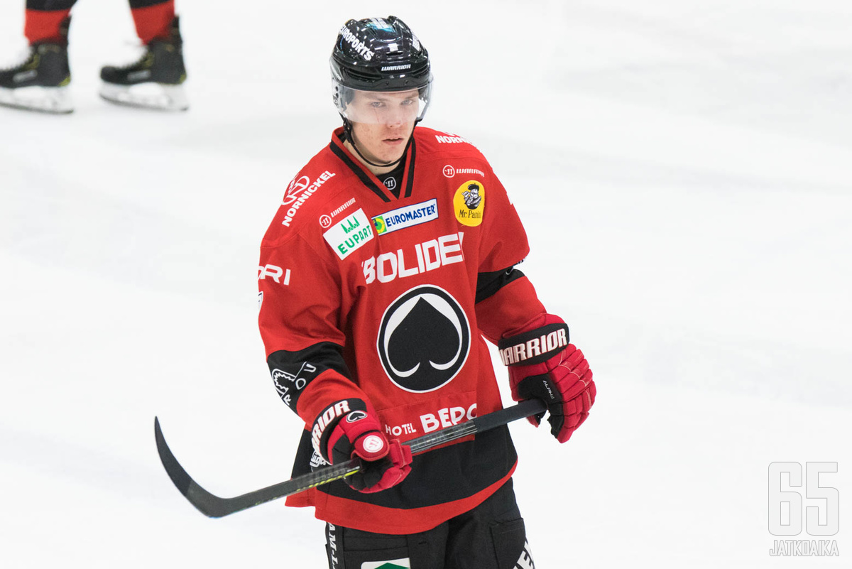 Stenqvist puolustaa tulevalla kaudella KHL-kaukaloissa. 