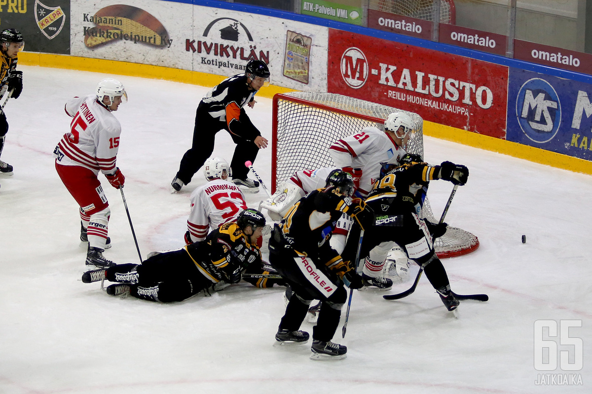 Jani Kautto K-Vantaan maalilla oli perjantaina lähes ohittamaton. Kolmannen erän alivoimissa joukkue uhrautui veräjänvartijansa edessä.
