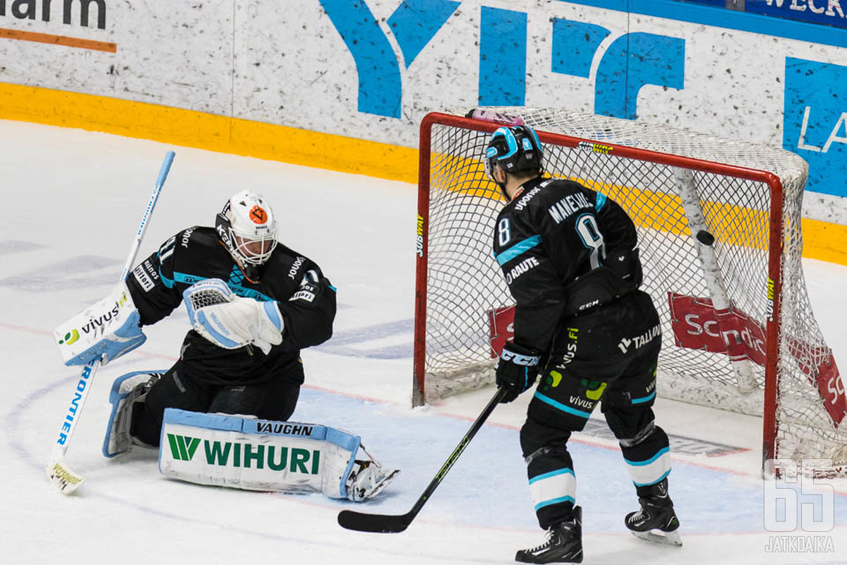 Janne Juvonen ja Nico Manelius olivat lauantaina hyvällä pelipäällä tappiosta huolimatta.