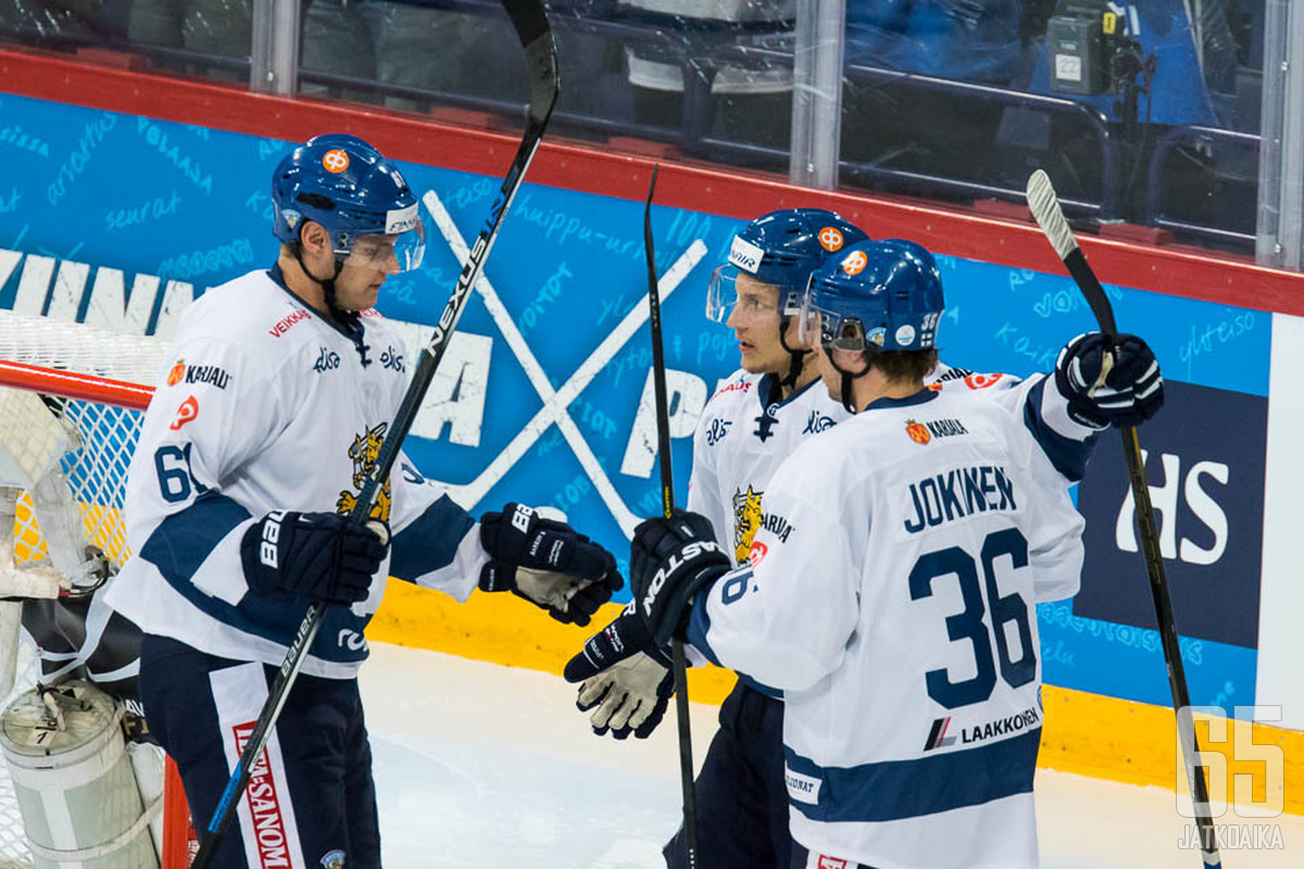 Jussi Jokisen ja Aleksander Barkovin johtama ylivoimaviisikko juoni Suomen toisen maalin.