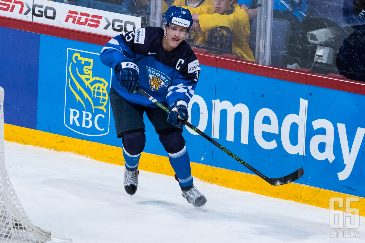 Mikko Rantanen toimi Suomen nuorten maailmanmestarijoukkueen kapteenina.