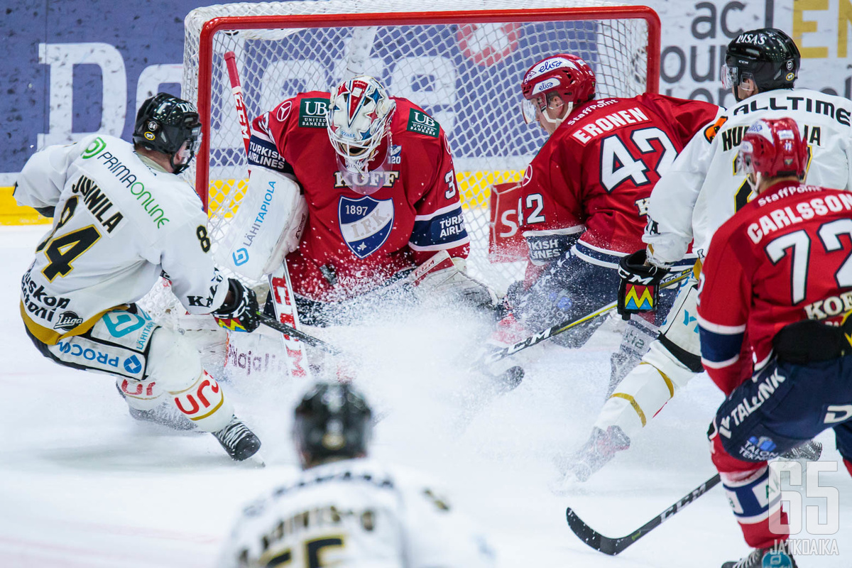 Kevin Lankinen otti ottelussa yhteensä 37 torjuntaa.