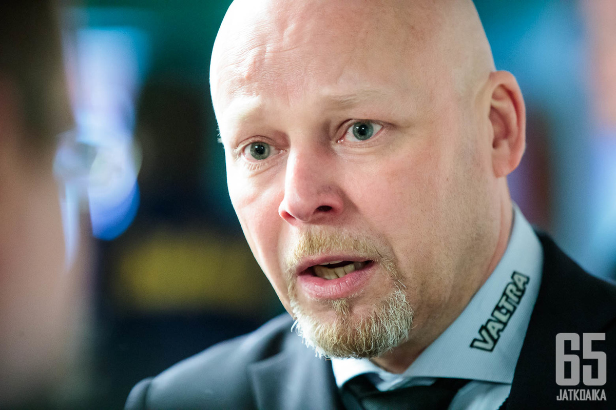 Marko Virtanen debytoi tänään TPS:n päävalmentajana entistä seuraansa JYPiä vastaan Jyväskylässä.