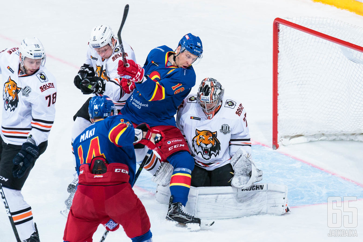Juha Metsola torjui Amurille tärkeän voiton.