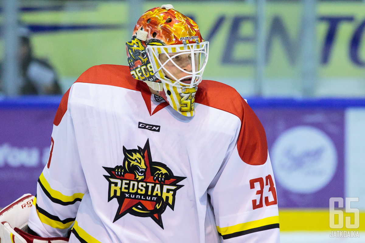 Viime kaudella Karhunen pelasi KHL:n Kunlun Red Starissa.